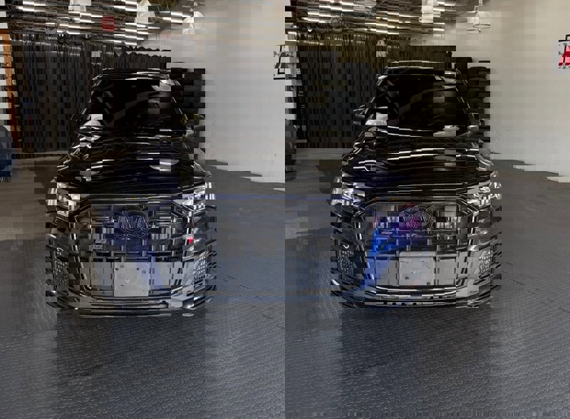 Used 2021 Audi SQ7 Prestige w/ Prestige Package image 3