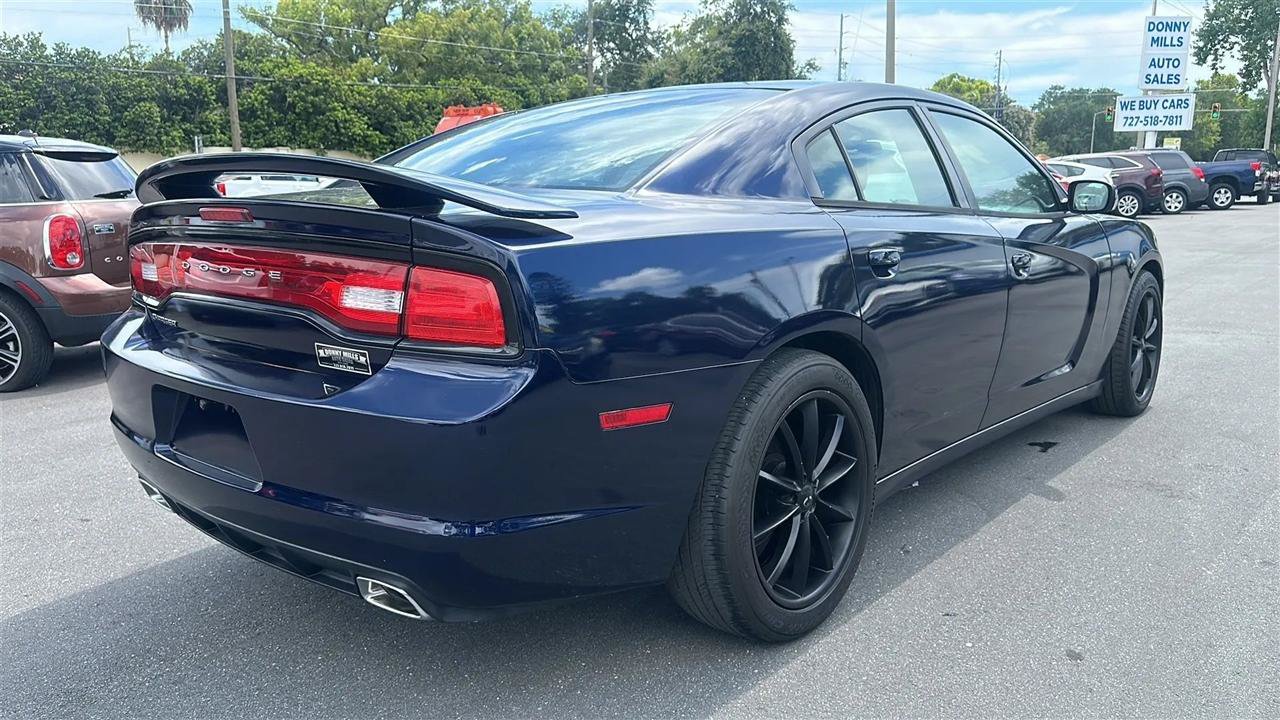 Used 2014 Dodge Charger SE RWD image 8