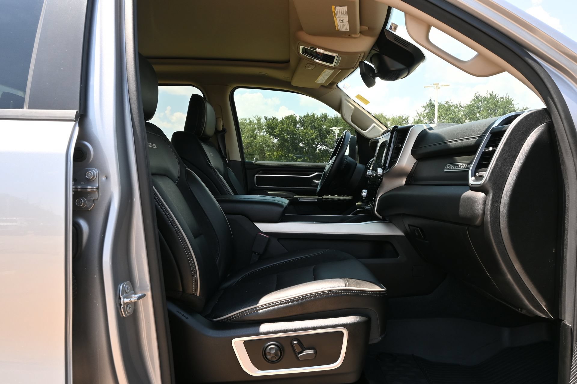 Used 2021 RAM 1500 Laramie w/ Laramie Southwest Edition RWD image 26