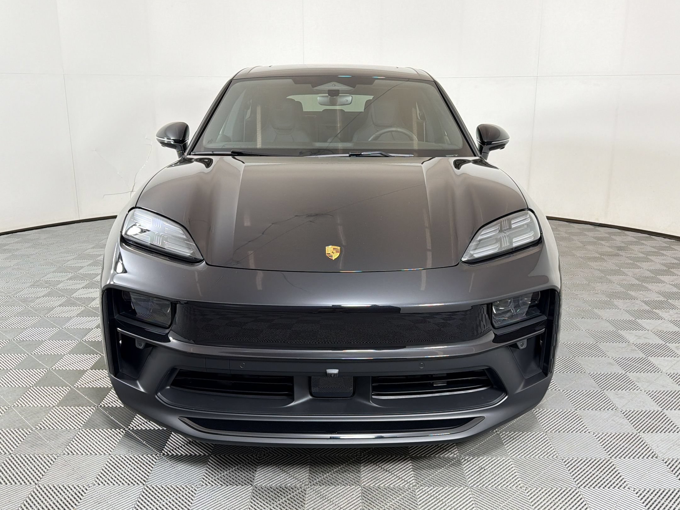 Certified 2026 Porsche Macan GTS Electric AWD/4WD image 7