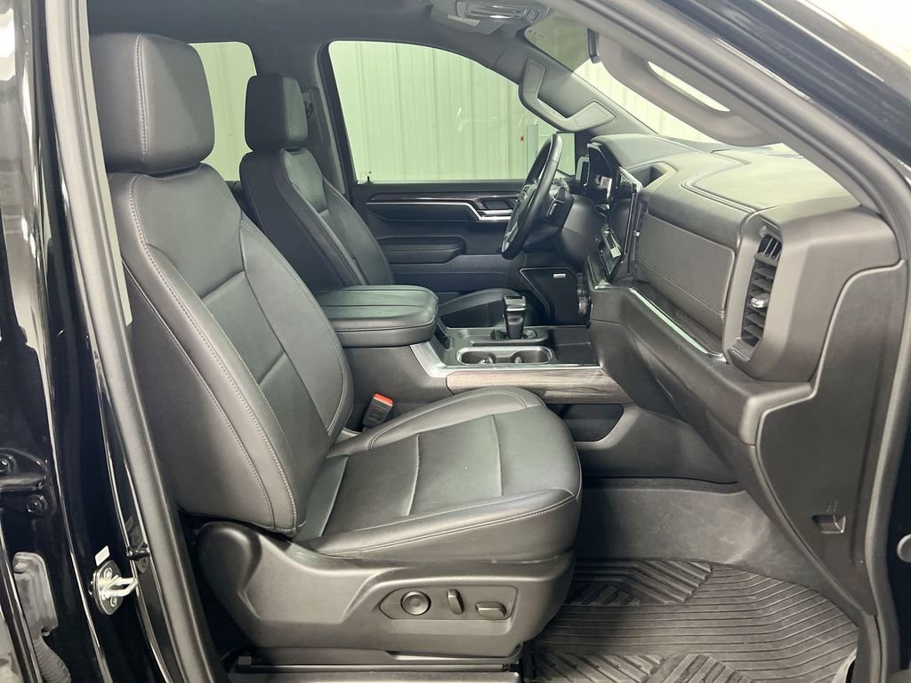 Used 2024 Chevrolet Silverado 1500 LTZ AWD/4WD image 22