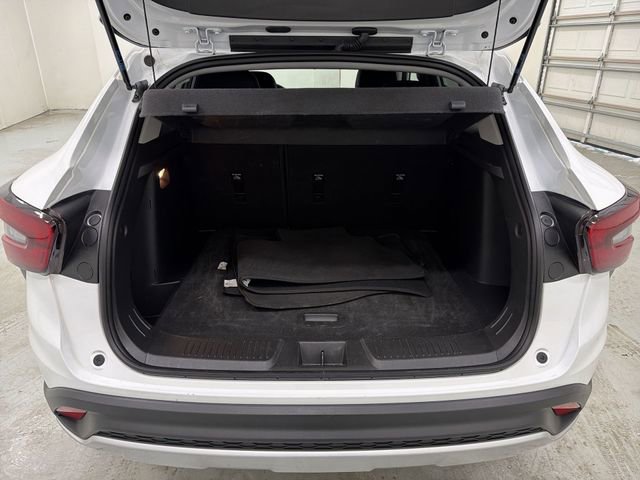 Used 2025 Chevrolet Trax LT w/ LT Convenience Package image 15