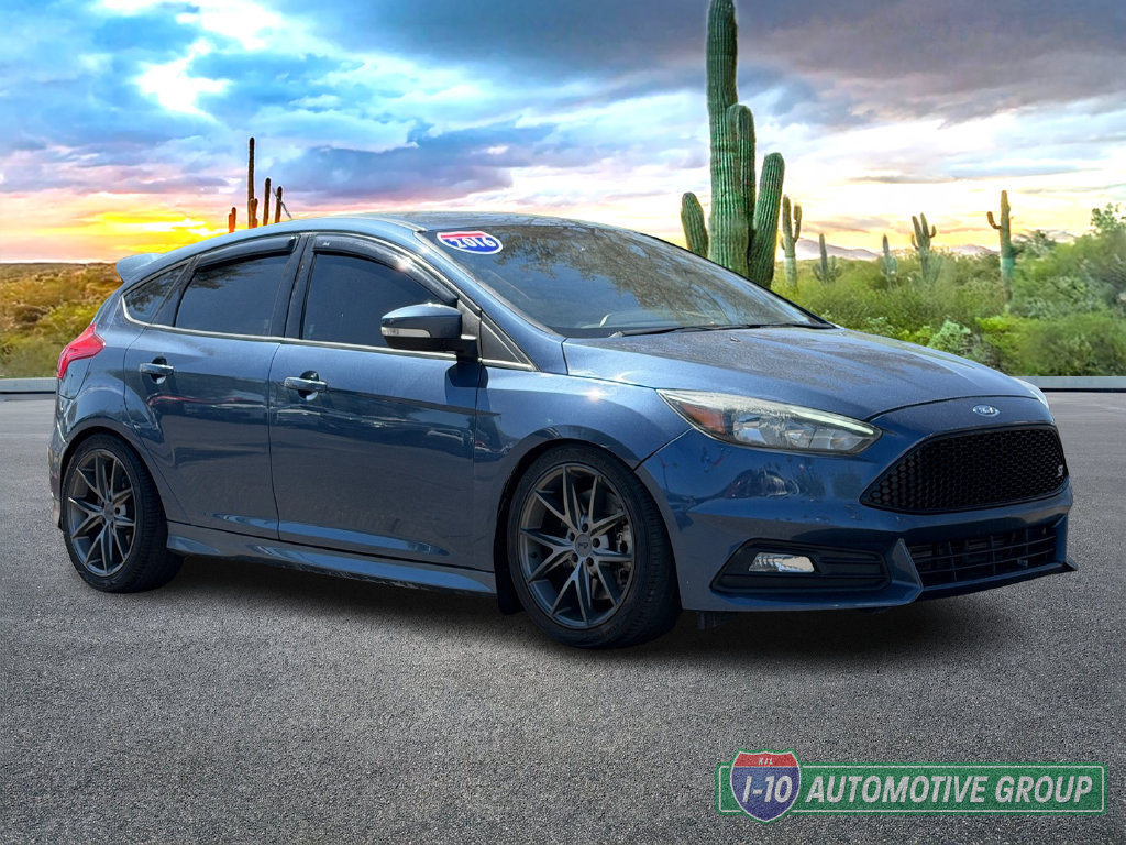 Used 2018 Ford Focus ST FWD image 2