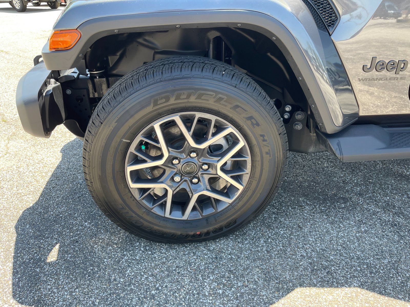 New 2026 Jeep Wrangler Unlimited Sahara AWD/4WD image 32