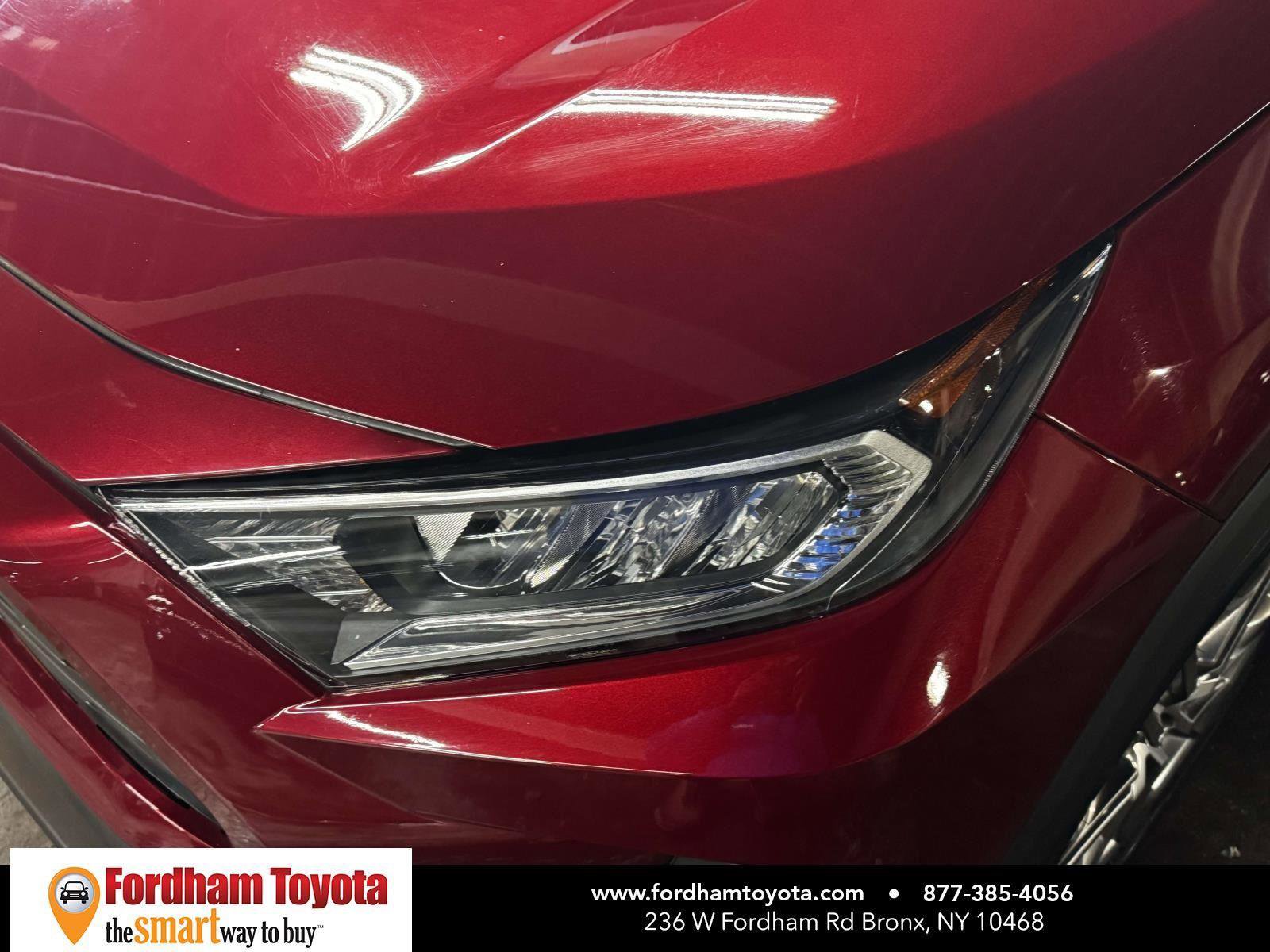 Used 2021 Toyota RAV4 XLE Premium image 8