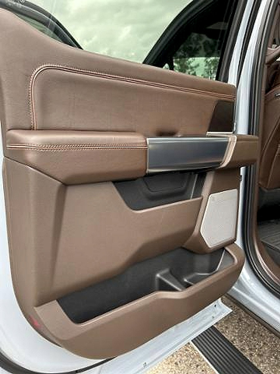 New 2025 Ford F250 King Ranch w/ Chrome Package image 31