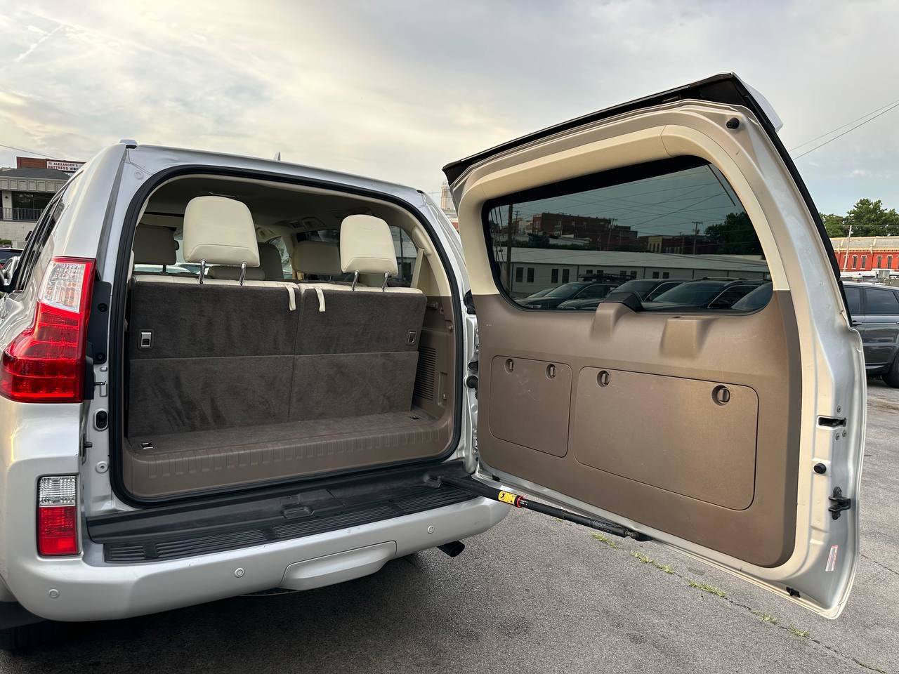 Used 2012 Lexus GX 460 w/ Comfort Plus Pkg AWD/4WD image 40