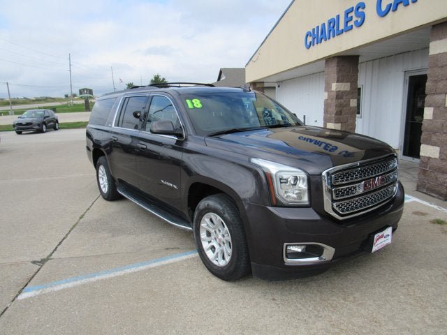 Used 2018 GMC Yukon XL SLT w/ Open Road Package AWD/4WD image 3