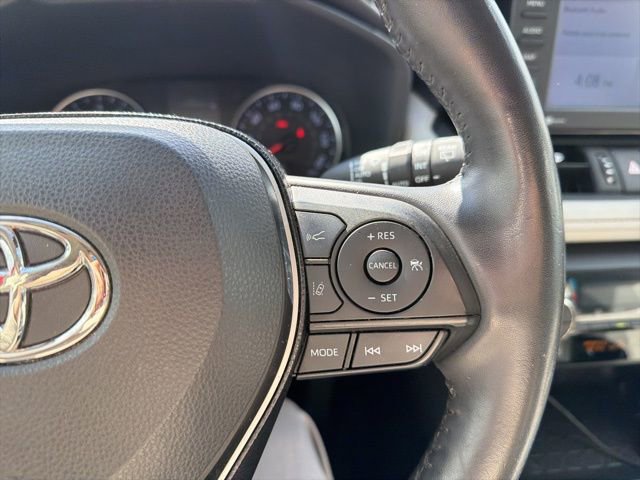 Used 2020 Toyota RAV4 XLE Premium image 22