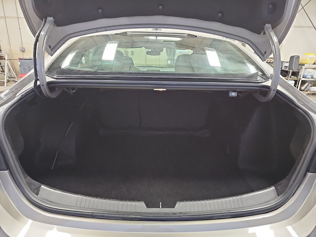 Used 2024 Chevrolet Malibu LS FWD image 12