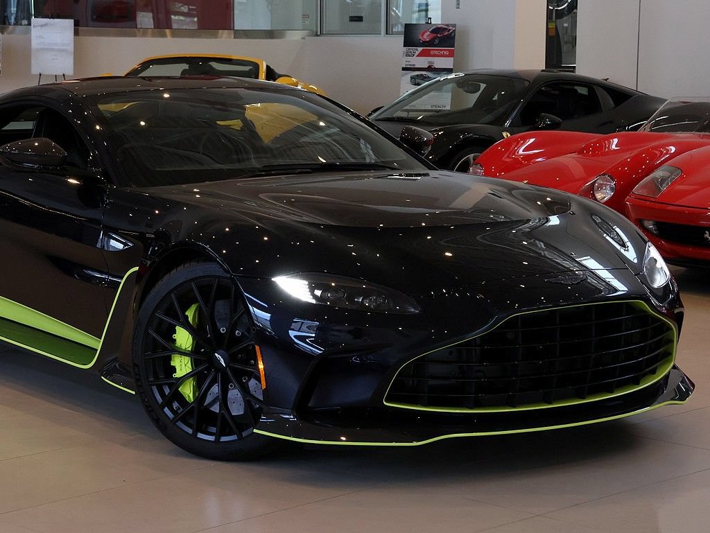 Used 2023 Aston Martin V12 Vantage RWD image 50