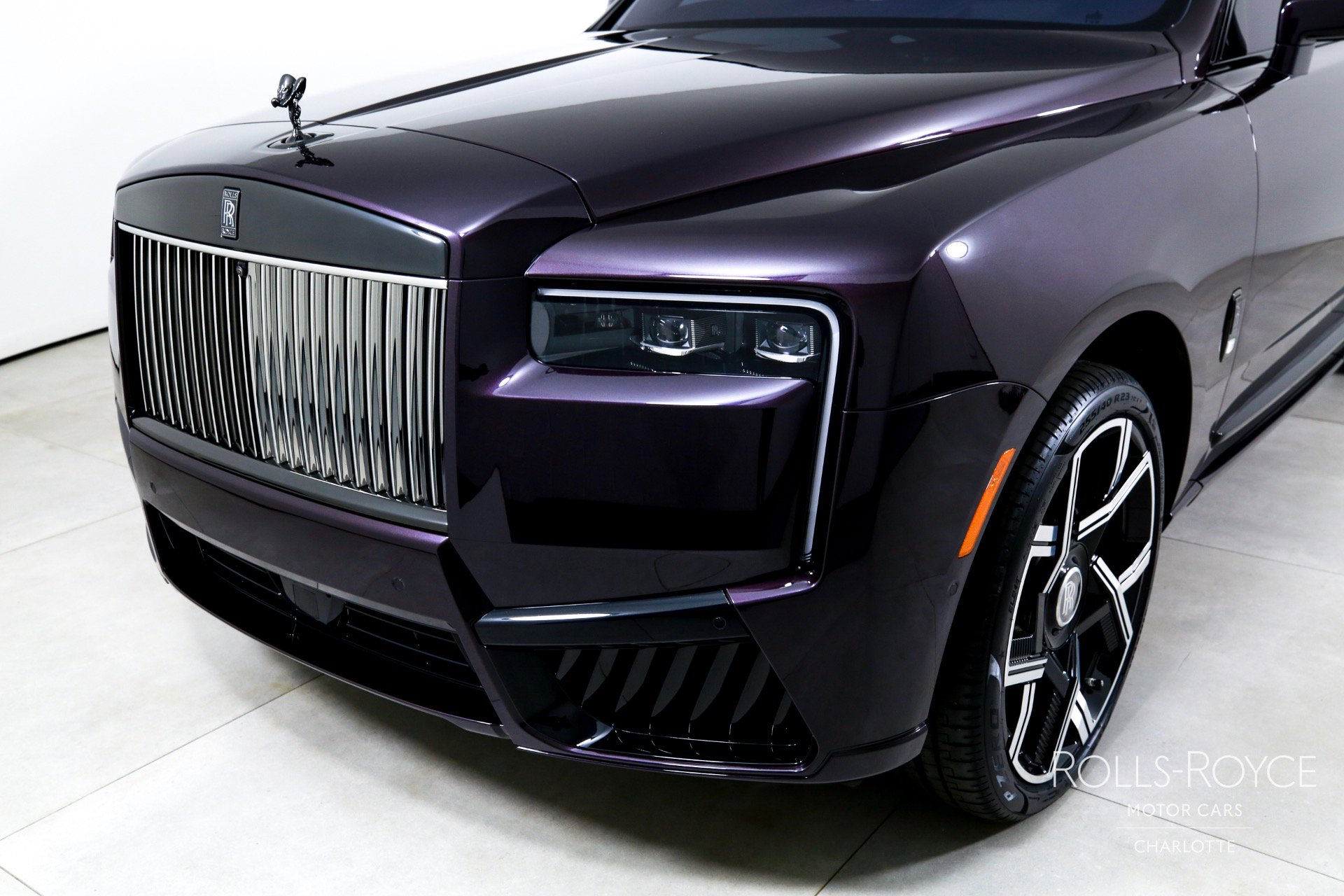 Certified 2025 Rolls-Royce Cullinan Black Badge AWD/4WD image 35