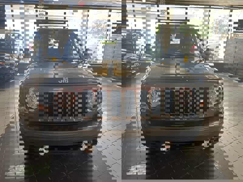 Used 2016 Jeep Patriot Sport image 2