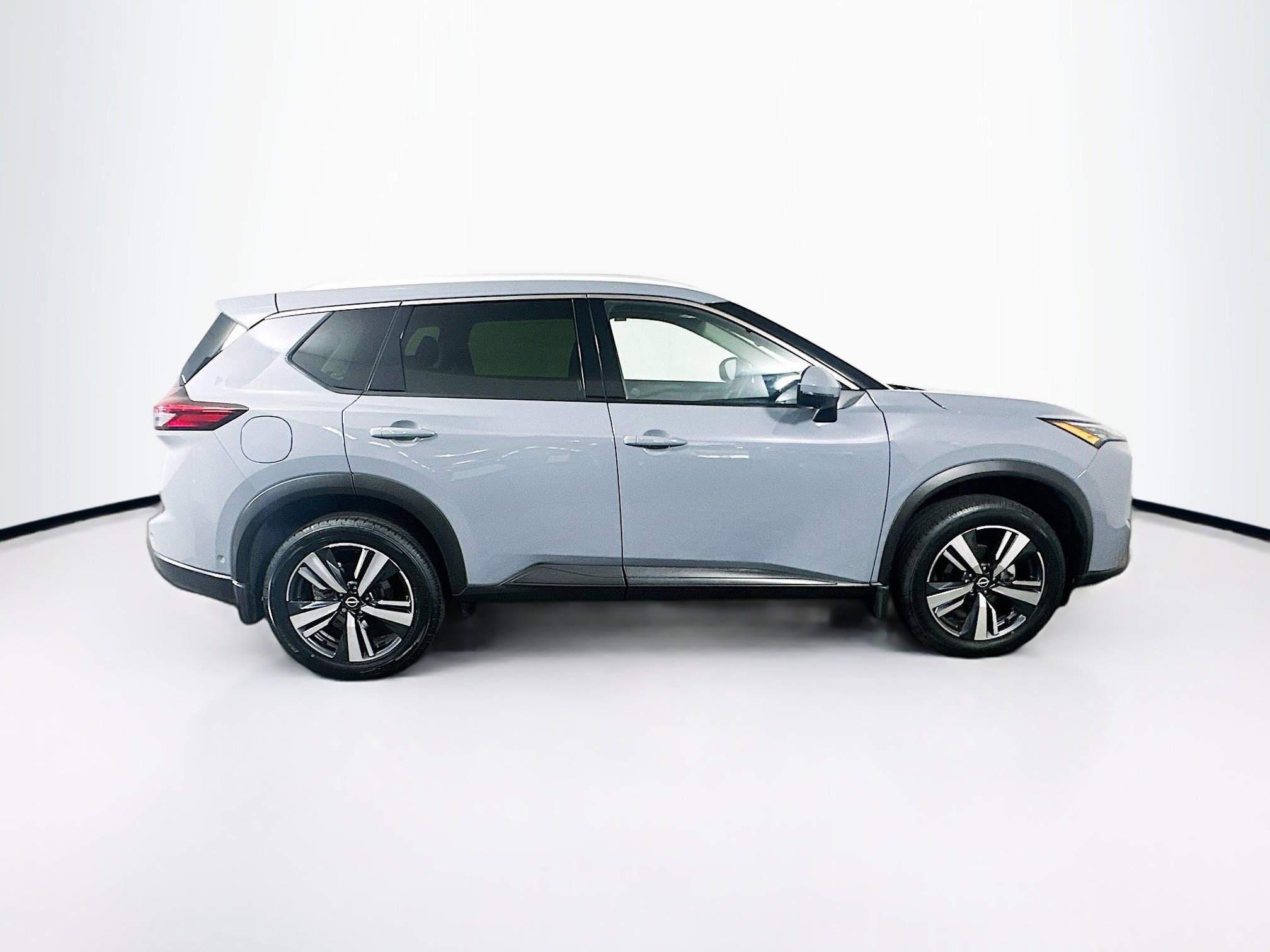 Used 2024 Nissan Rogue SL image 10