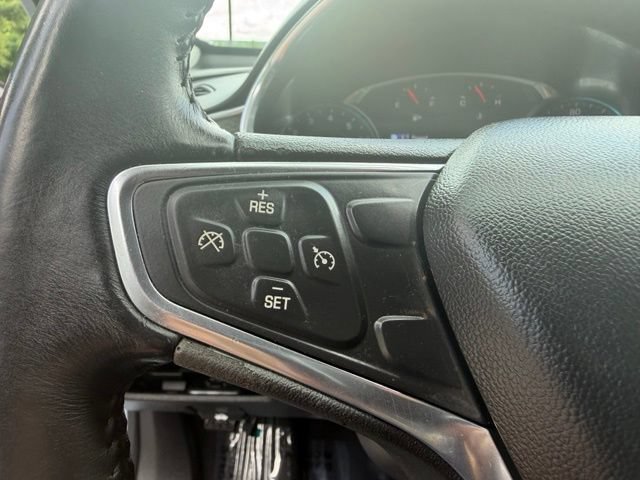 Used 2017 Chevrolet Malibu LT FWD image 18