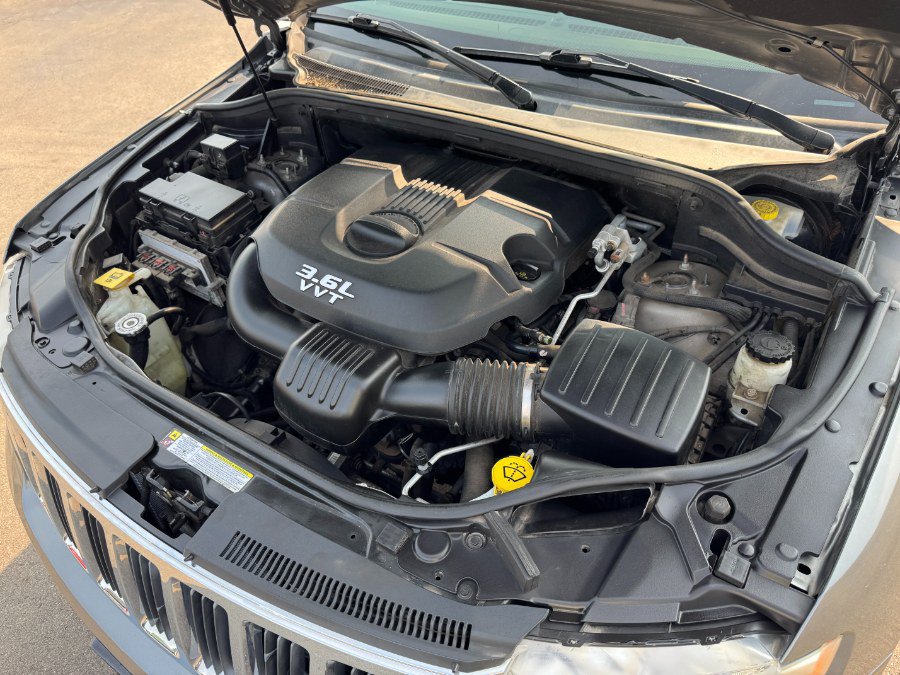 Used 2012 Jeep Grand Cherokee Laredo AWD/4WD image 22