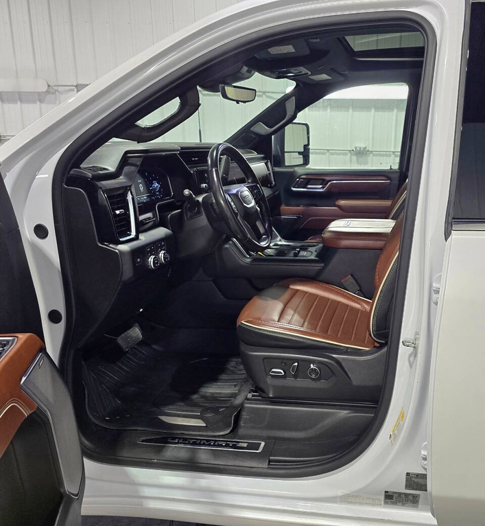 Used 2024 GMC Sierra 2500 Denali Ultimate AWD/4WD image 7