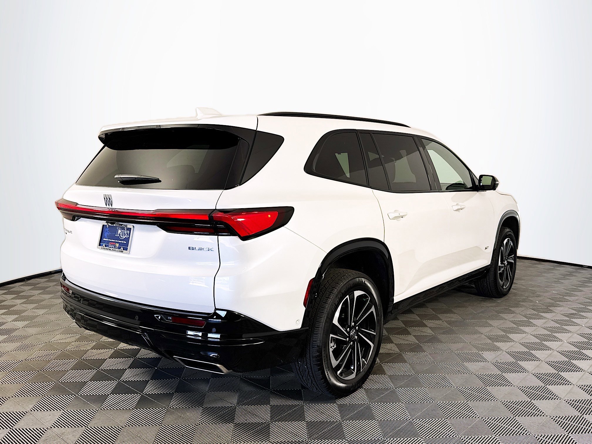 New 2025 Buick Enclave Sport Touring w/ Super Cruise Package image 7