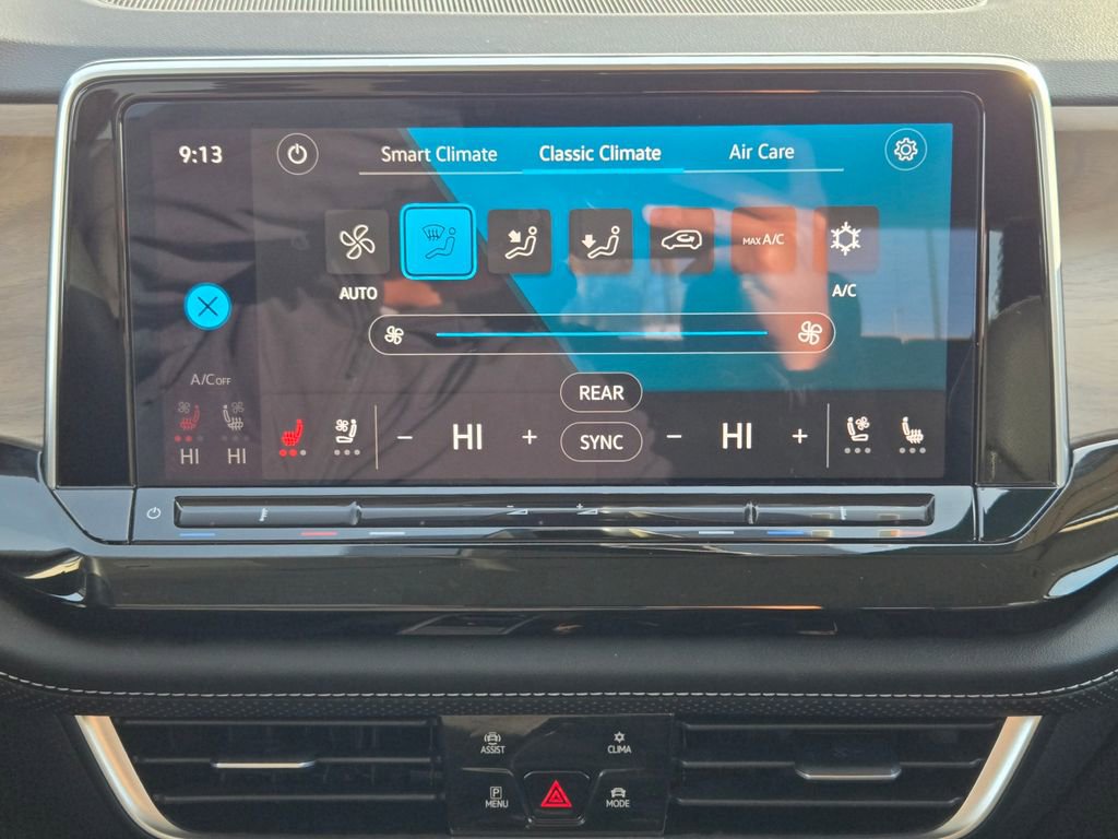 Used 2025 Volkswagen Atlas SE image 22