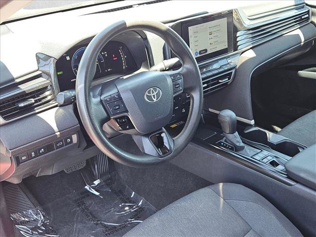 Used 2025 Toyota Camry LE FWD image 12