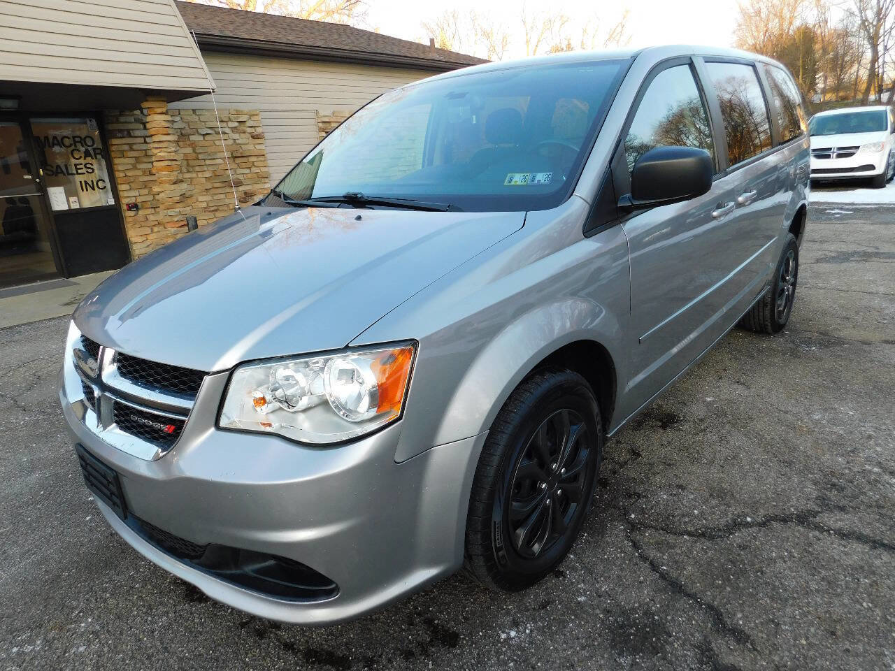 Used 2017 Dodge Grand Caravan SE w/ Power Window Group image 9