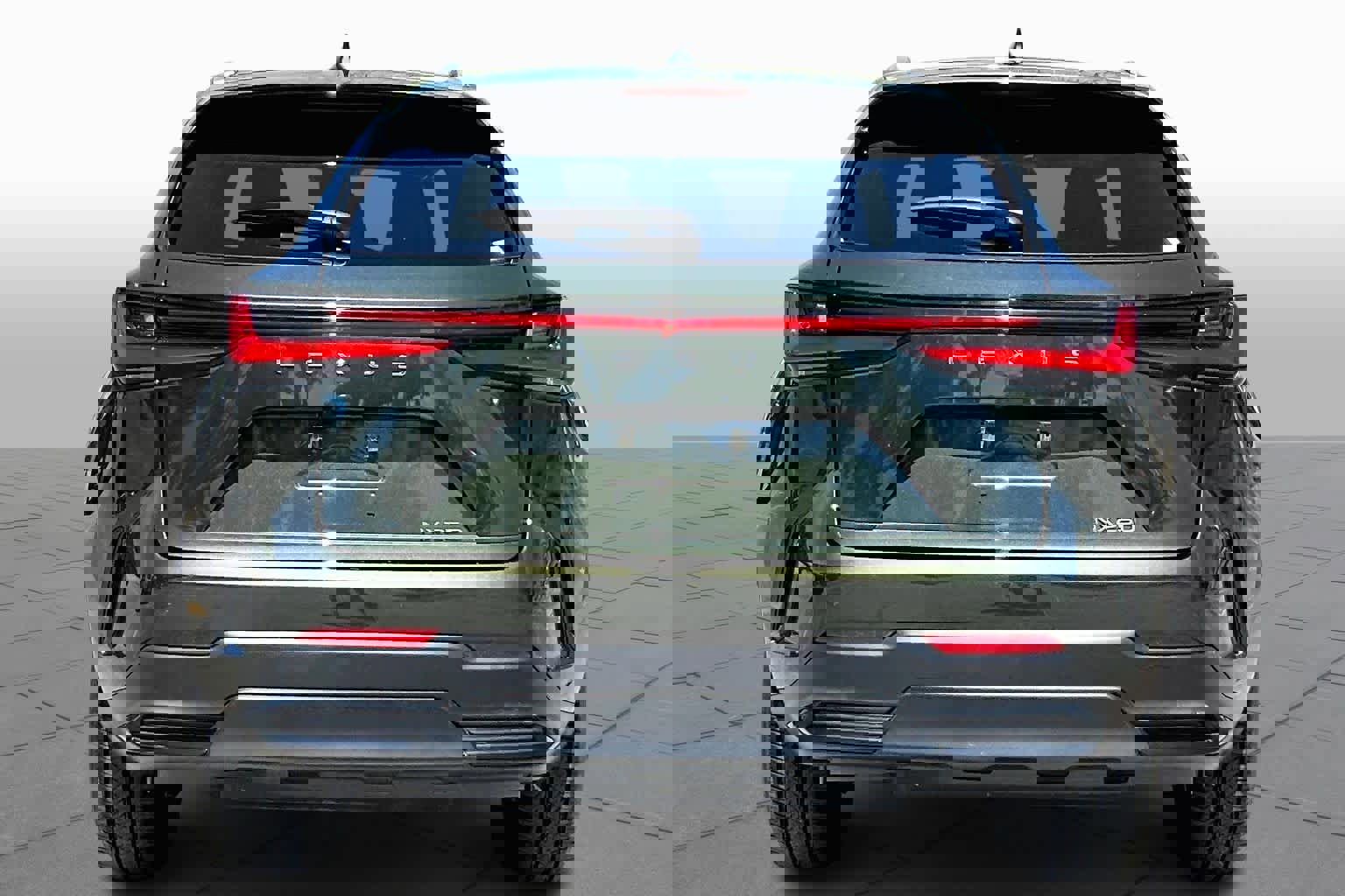 Used 2024 Lexus NX 250 w/ Towing Package (2000 Lbs) image 5