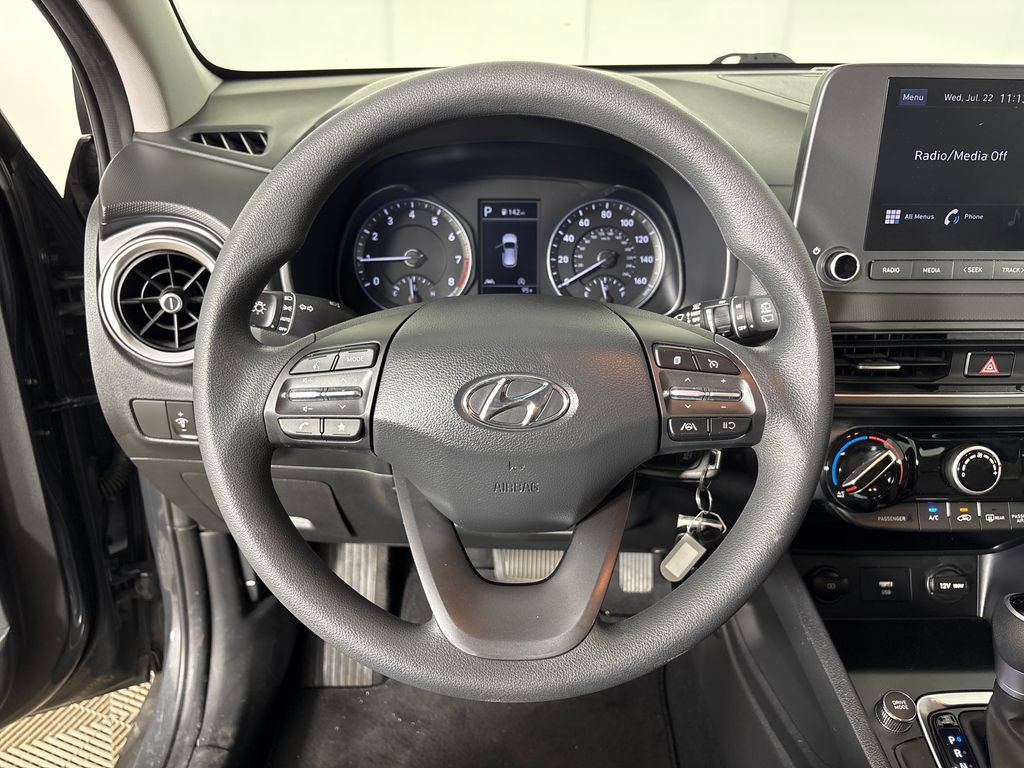 Used 2023 Hyundai Kona SE AWD/4WD image 32
