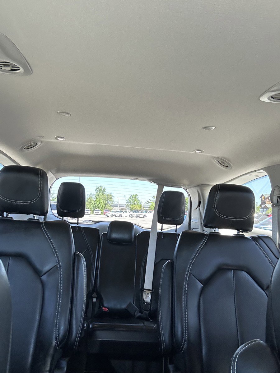 Used 2023 Chrysler Pacifica Touring-L FWD image 26