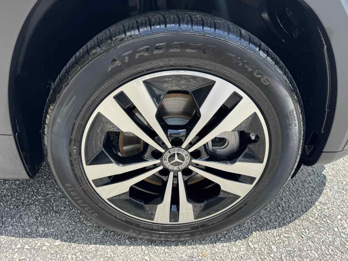 Used 2025 Mercedes-Benz GLB 250 image 32
