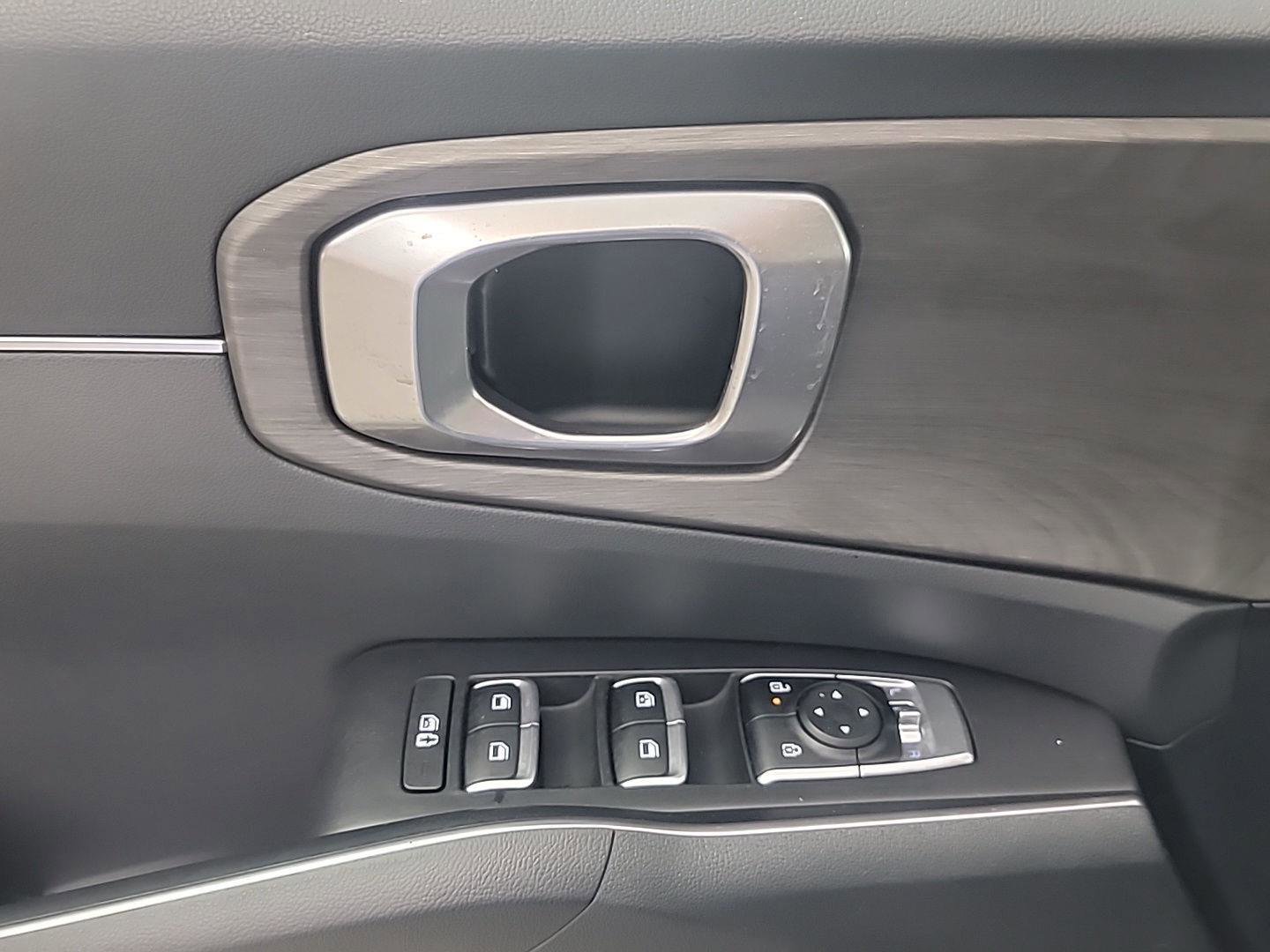 Used 2024 Kia Sorento X-Line EX image 36