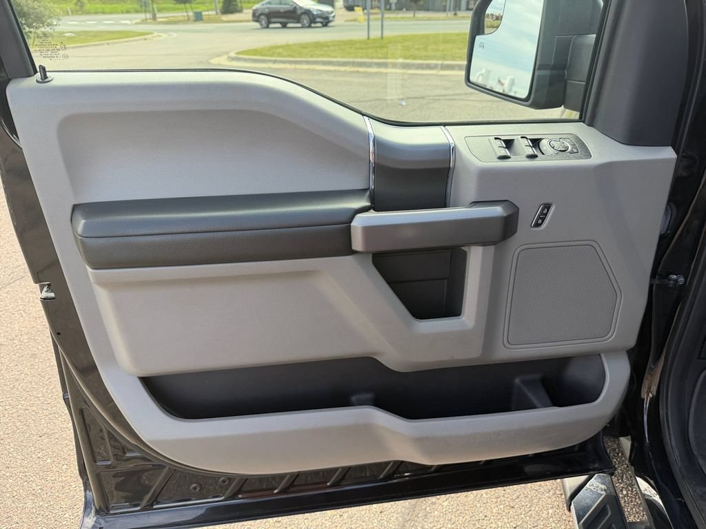 Used 2019 Ford F150 XLT w/ Equipment Group 302A Luxury AWD/4WD image 27