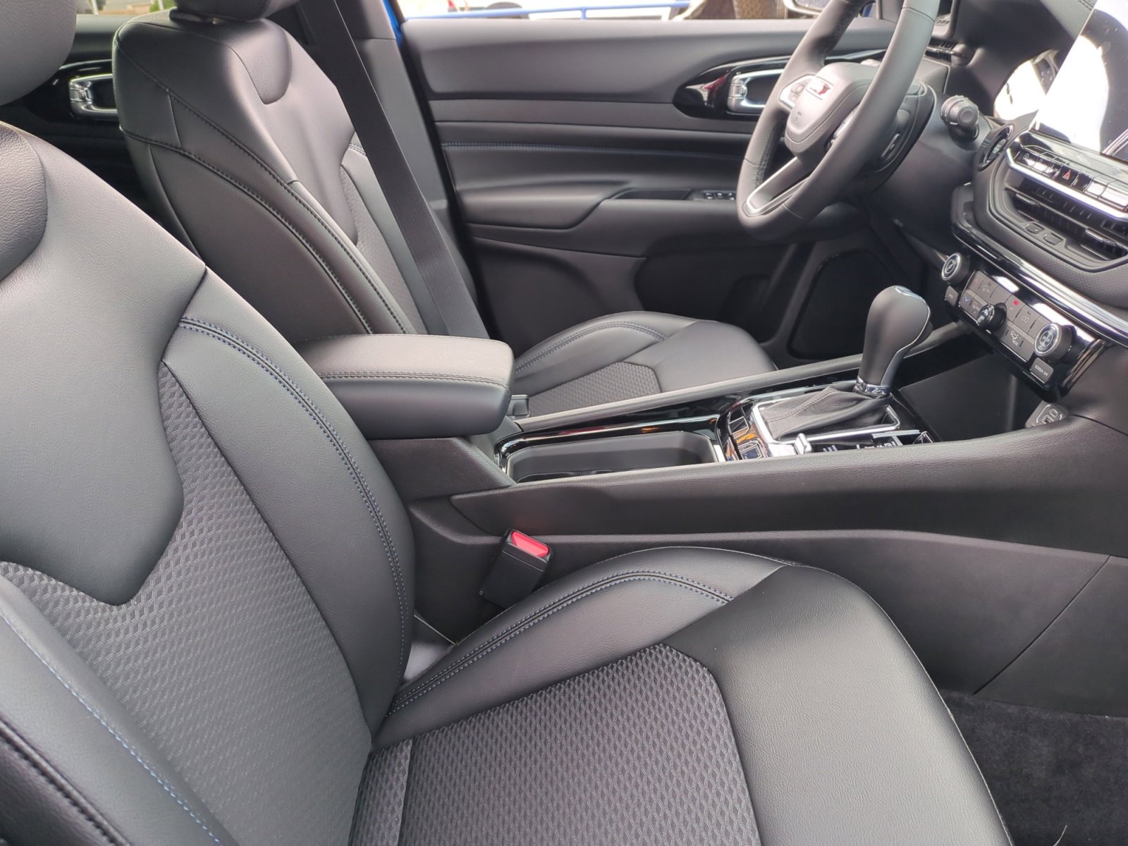 New 2026 Jeep Compass Latitude image 19