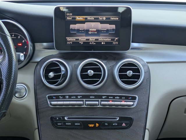 Used 2019 Mercedes-Benz GLC 300 4MATIC image 19