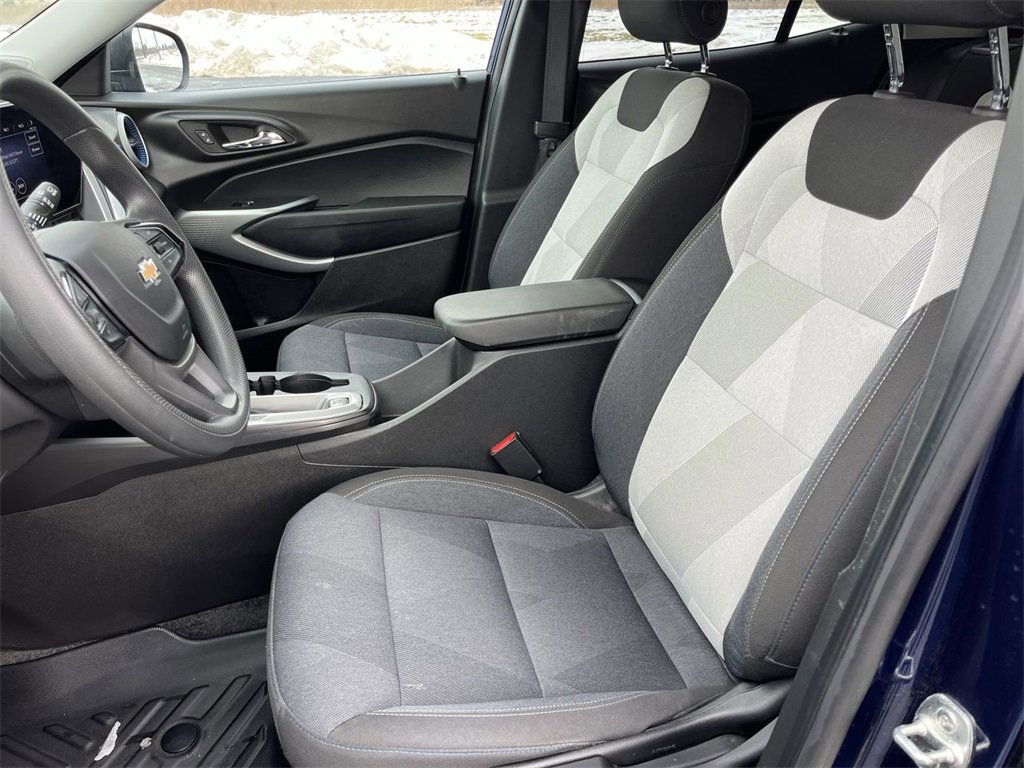 Certified 2024 Chevrolet Trax LS w/ Driver Confidence Package image 17