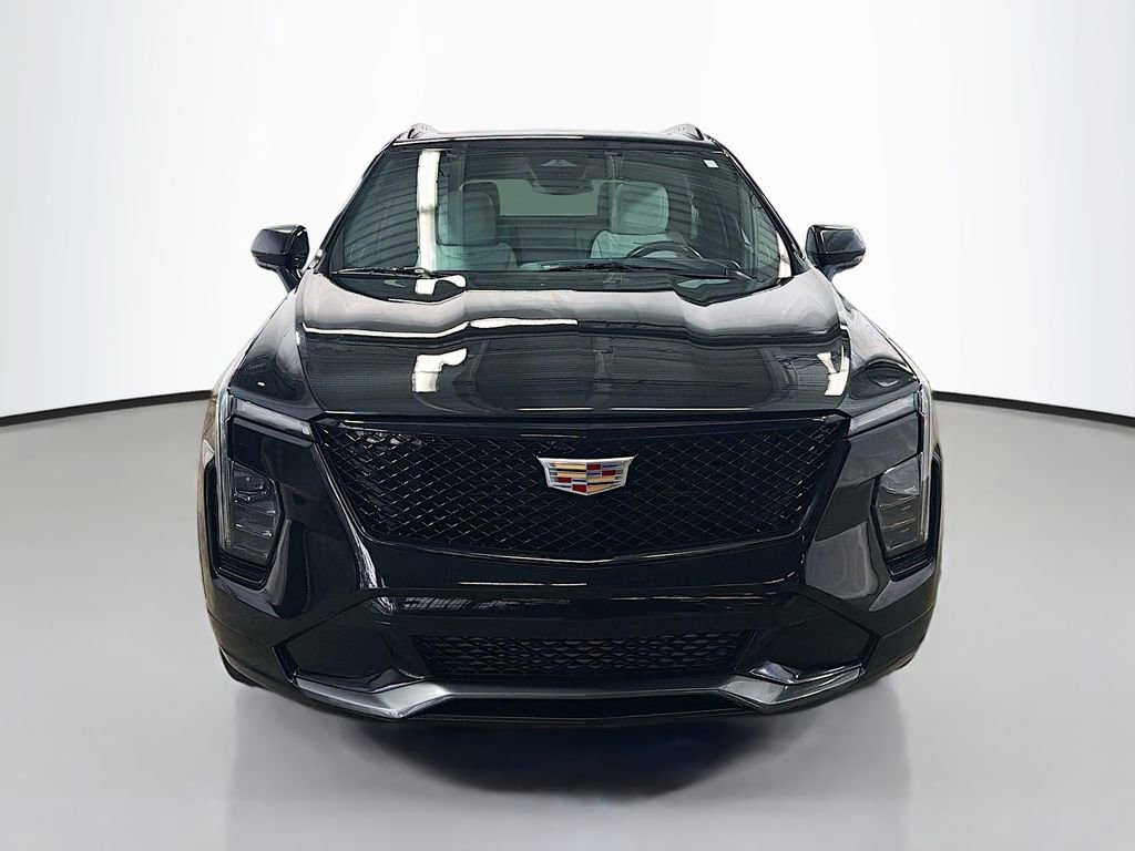 Used 2024 Cadillac XT4 Sport image 3