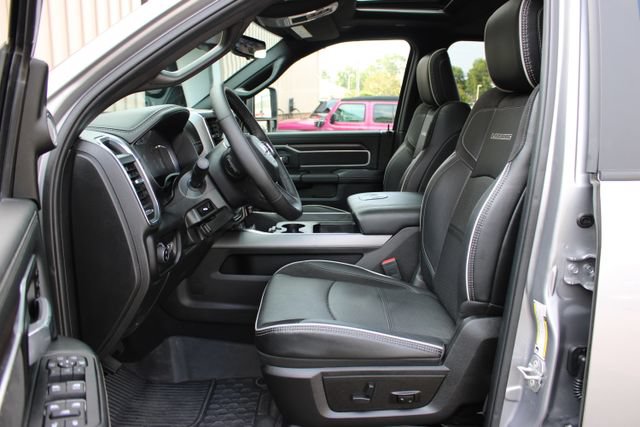 Used 2025 RAM 2500 Laramie AWD/4WD image 18