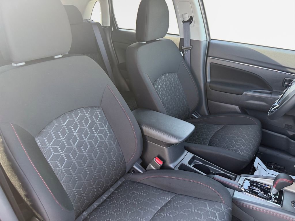 Used 2025 Mitsubishi Outlander Sport AWD image 26