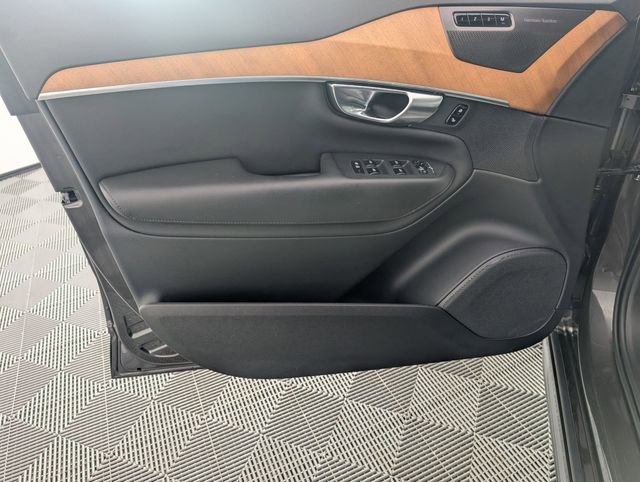 Used 2023 Volvo XC90 T8 Plus w/ Protection Package Premier image 10