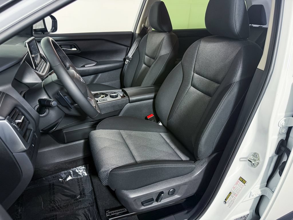 Certified 2026 Nissan Rogue SV AWD/4WD image 16