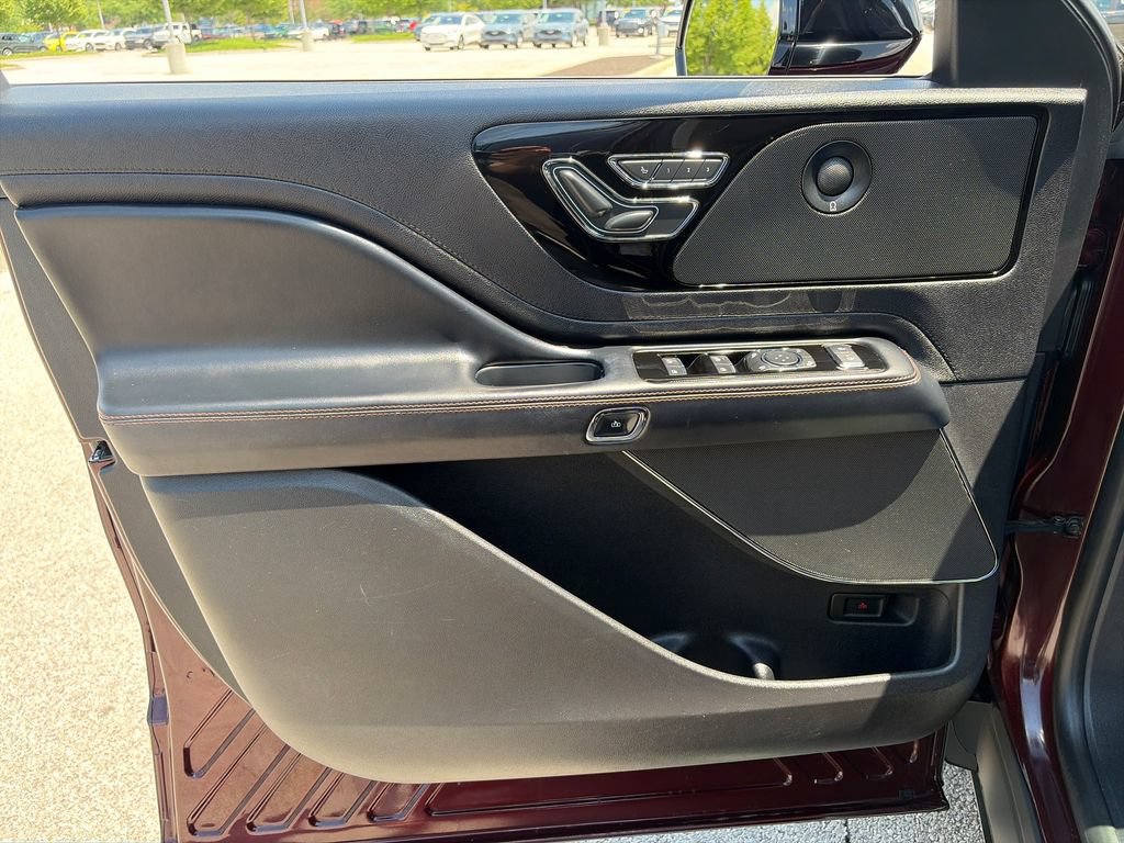 Used 2020 Lincoln Aviator Reserve w/ Equipment Group 201A AWD/4WD image 13