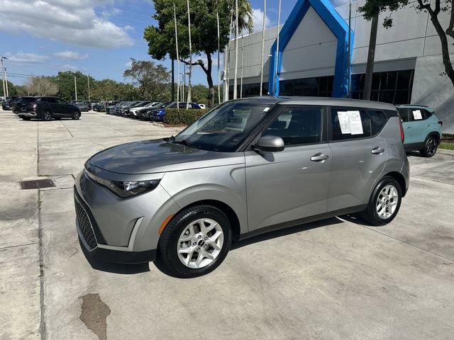 Used 2024 Kia Soul LX w/ Option Group 015 FWD image 40