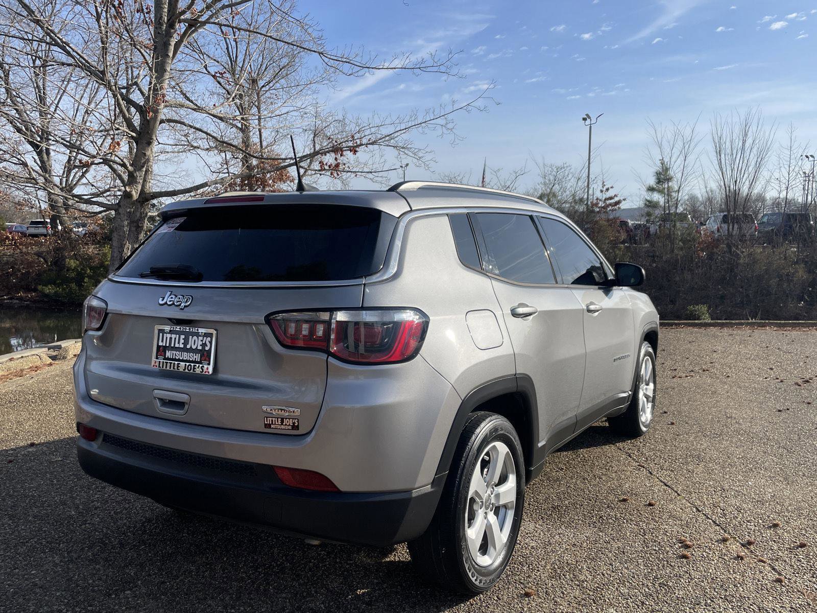 Used 2019 Jeep Compass Latitude image 4