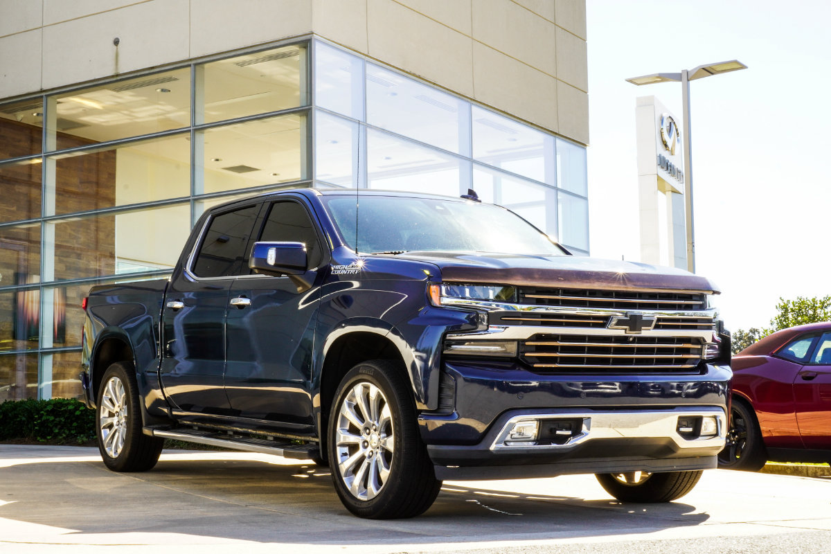 Used 2021 Chevrolet Silverado 1500 High Country w/ Technology Package AWD/4WD image 5