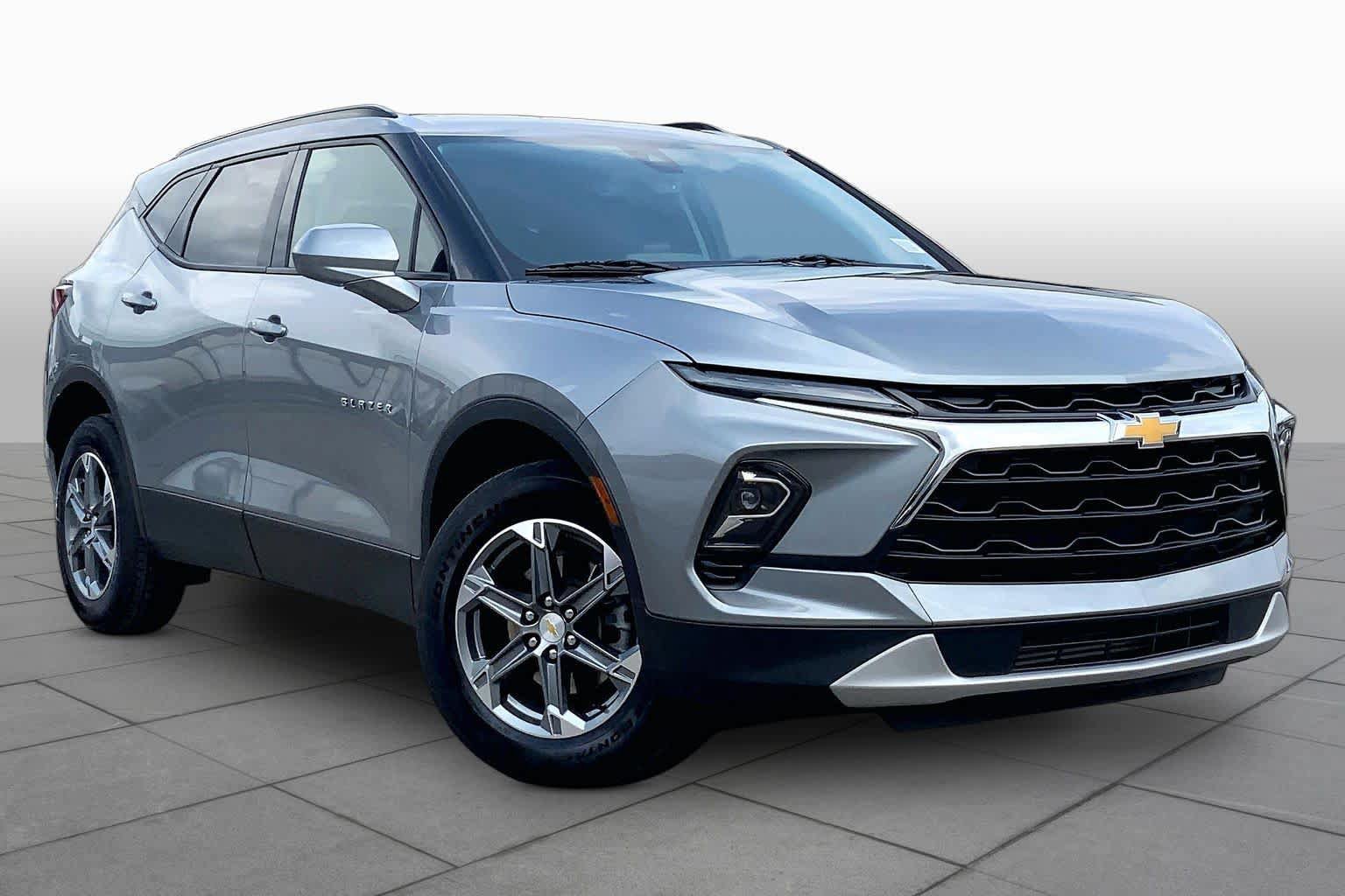 Used 2024 Chevrolet Blazer LT w/ Convenience Package FWD image 3