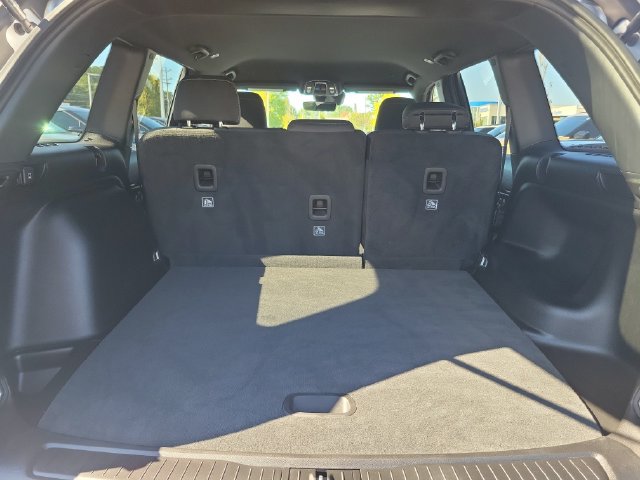 Used 2025 Jeep Grand Cherokee Laredo RWD image 9
