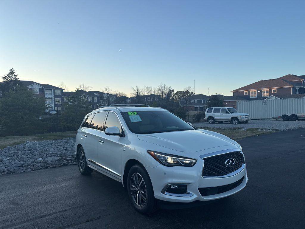 Used 2019 INFINITI QX60 Luxe w/ Essential Package image 7