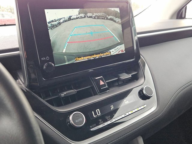 Used 2025 Toyota Corolla Cross LE image 9