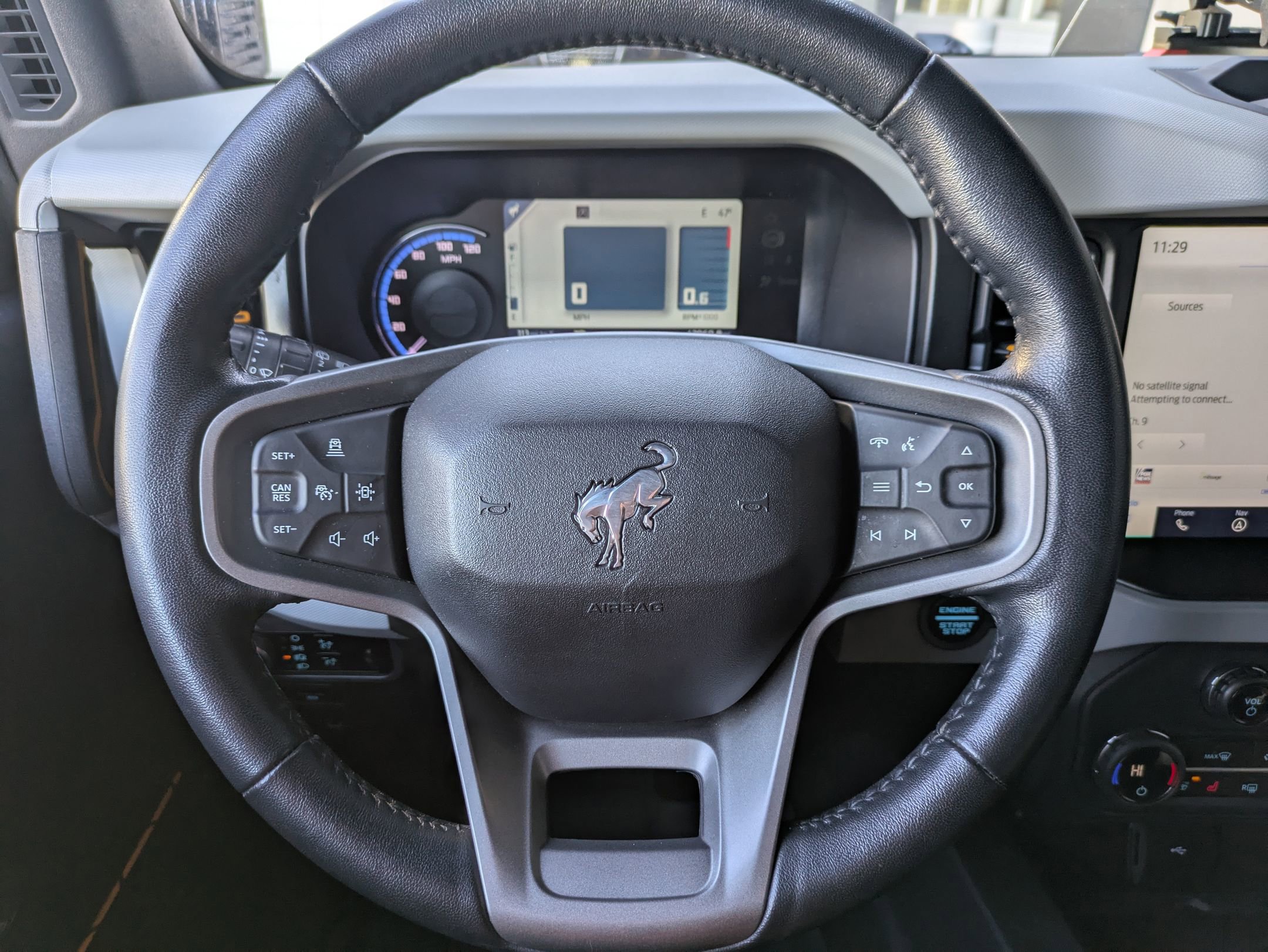 Used 2023 Ford Bronco Badlands image 11