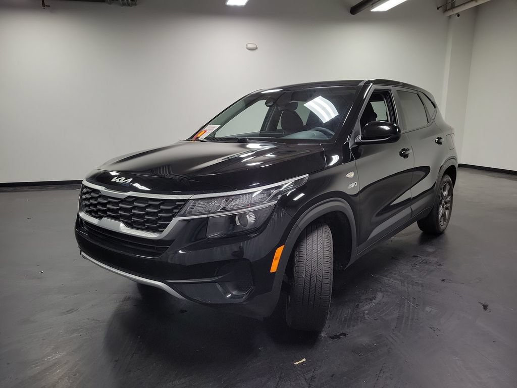 Used 2022 Kia Seltos LX AWD/4WD image 4