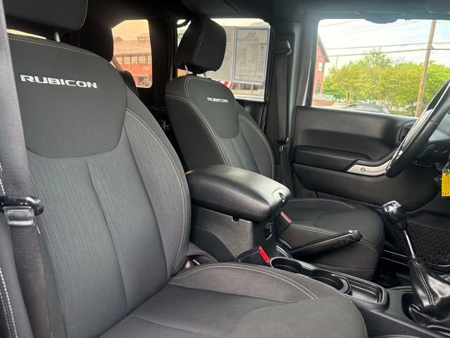 Used 2016 Jeep Wrangler Unlimited Rubicon w/ Connectivity Group AWD/4WD image 26